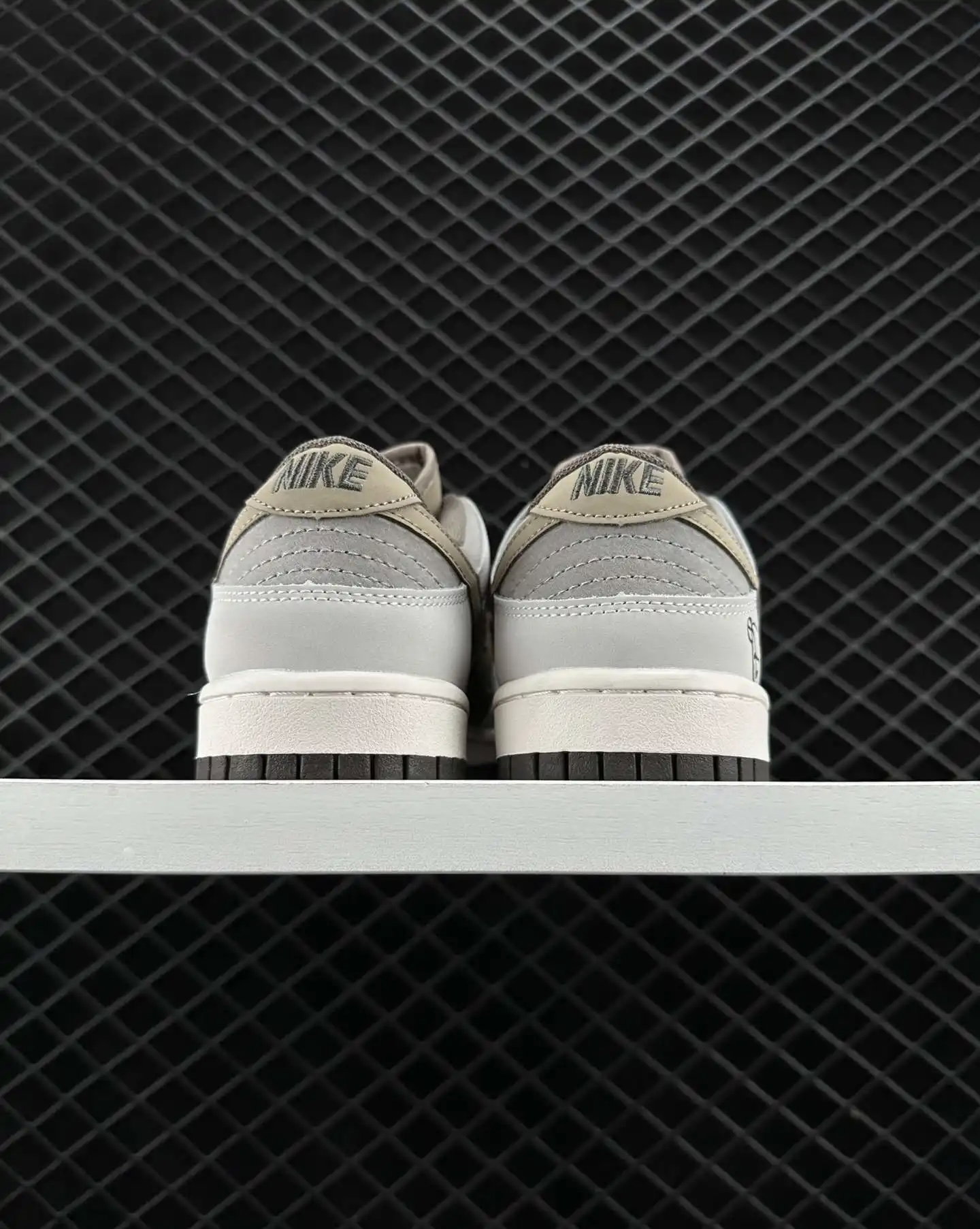 NIKE SB DUNK LOW “Inspired by Otomo Katsuhiro”_4