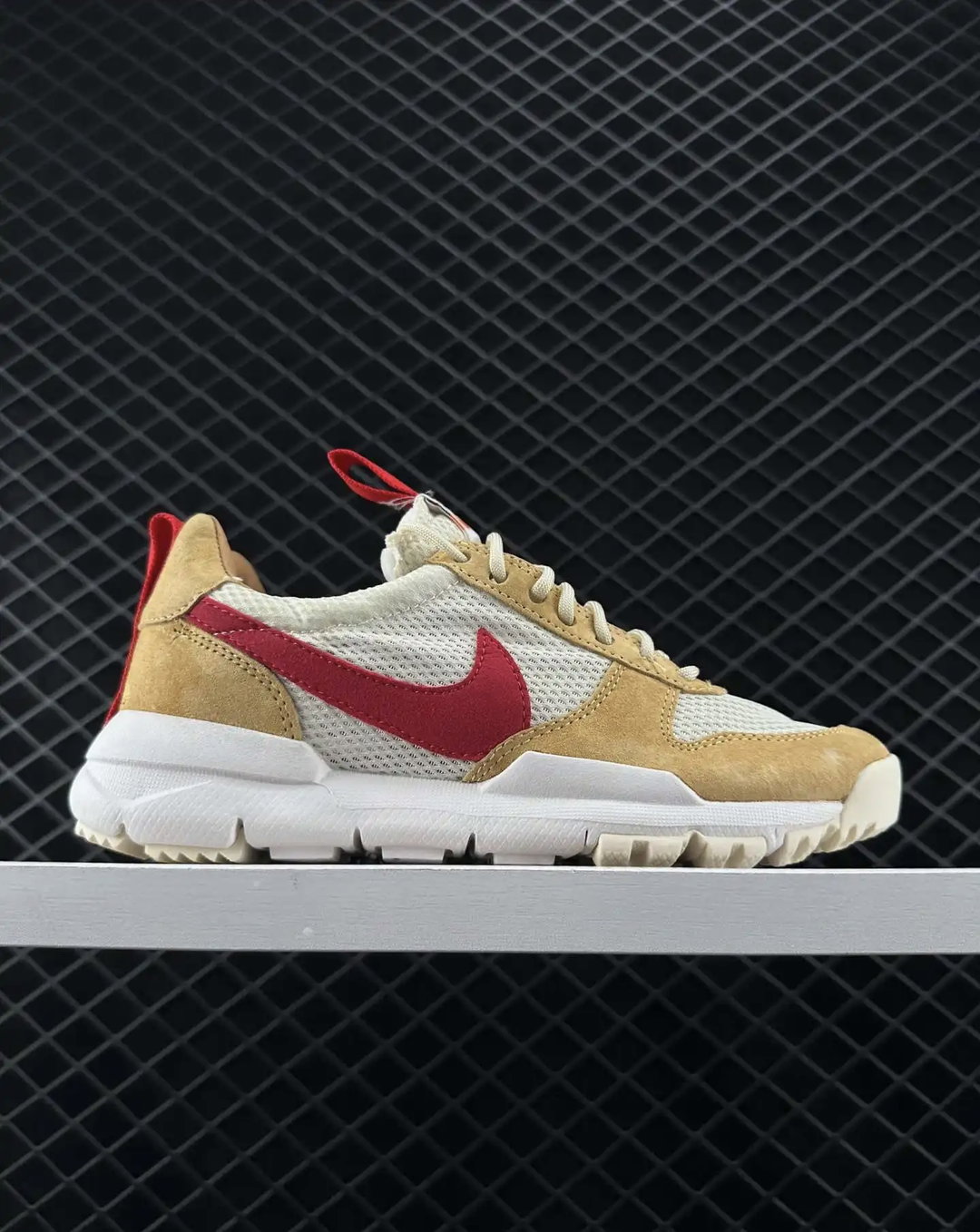 NikeCraft MARS YARD 2.0 x Tom Sachs “NASA” (2017)