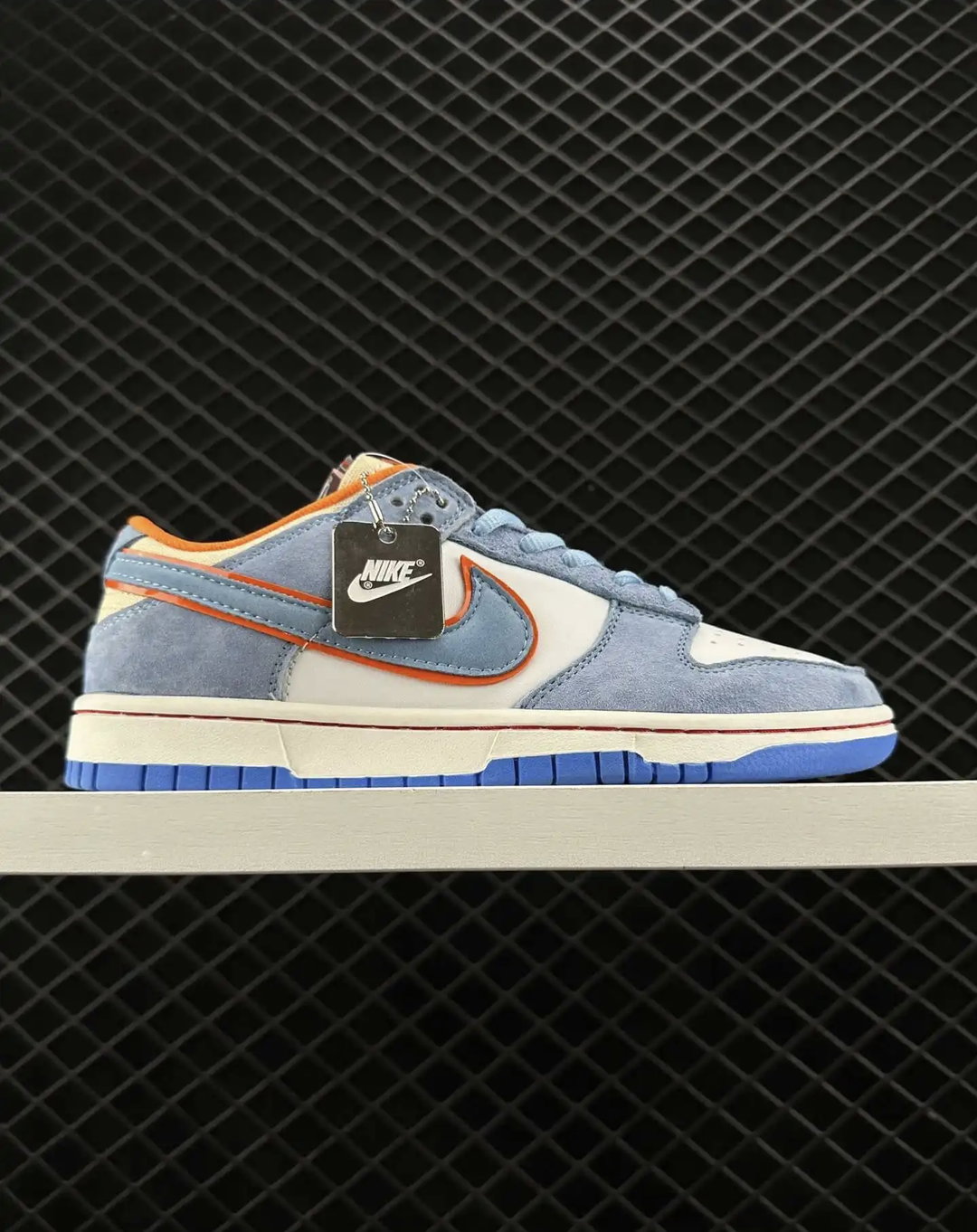 NIKE SB DUNK LOW x Katsuhiro Otomo “Steamboy Blue”