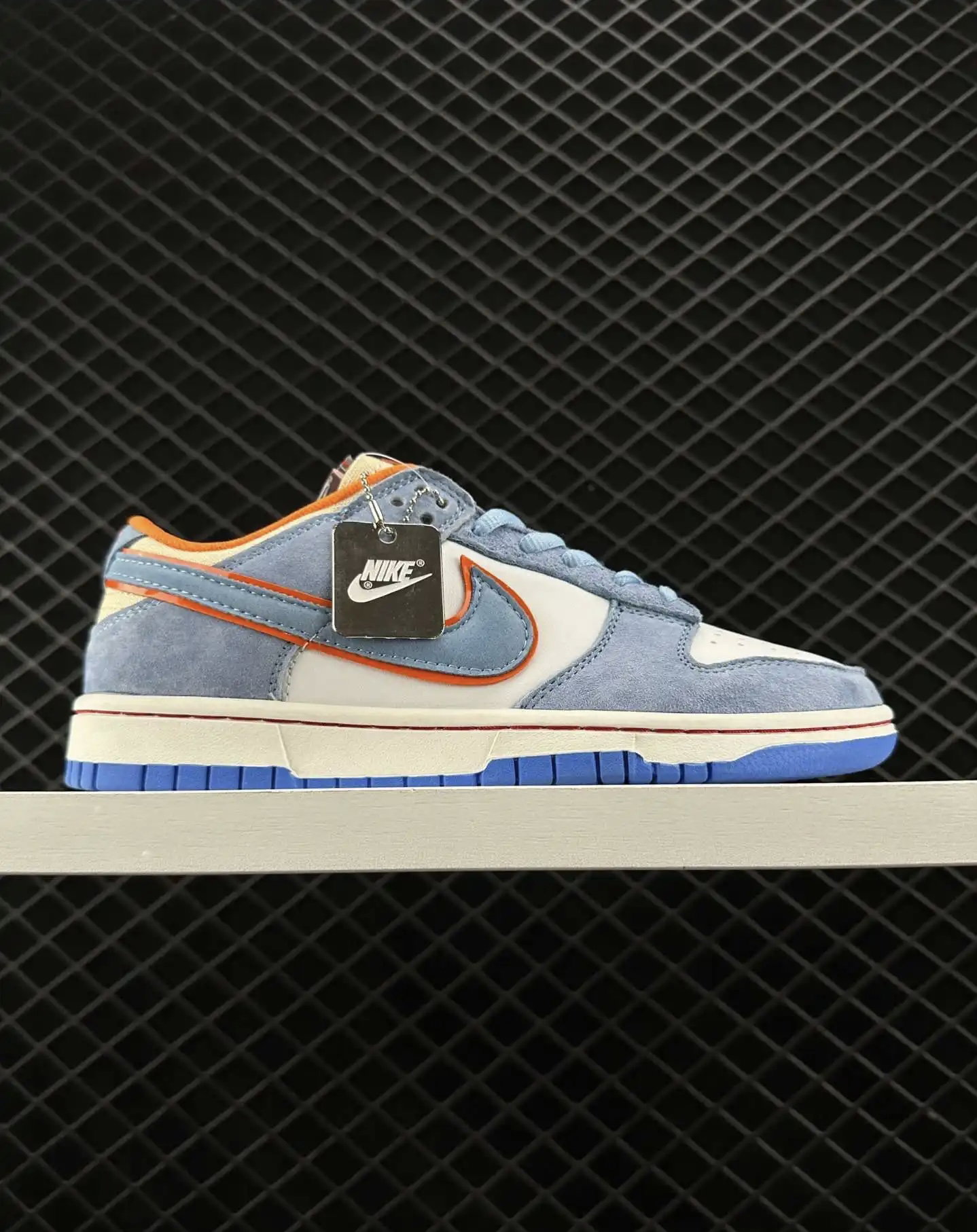 NIKE SB DUNK LOW x Katsuhiro Otomo “Steamboy Blue”_0