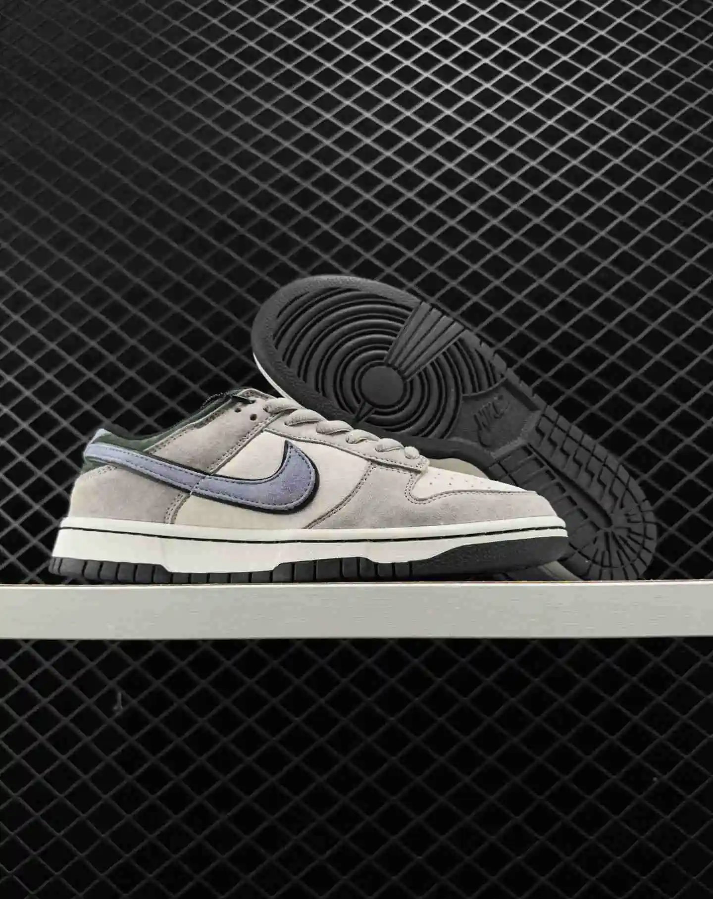 NIKE SB DUNK LOW _3