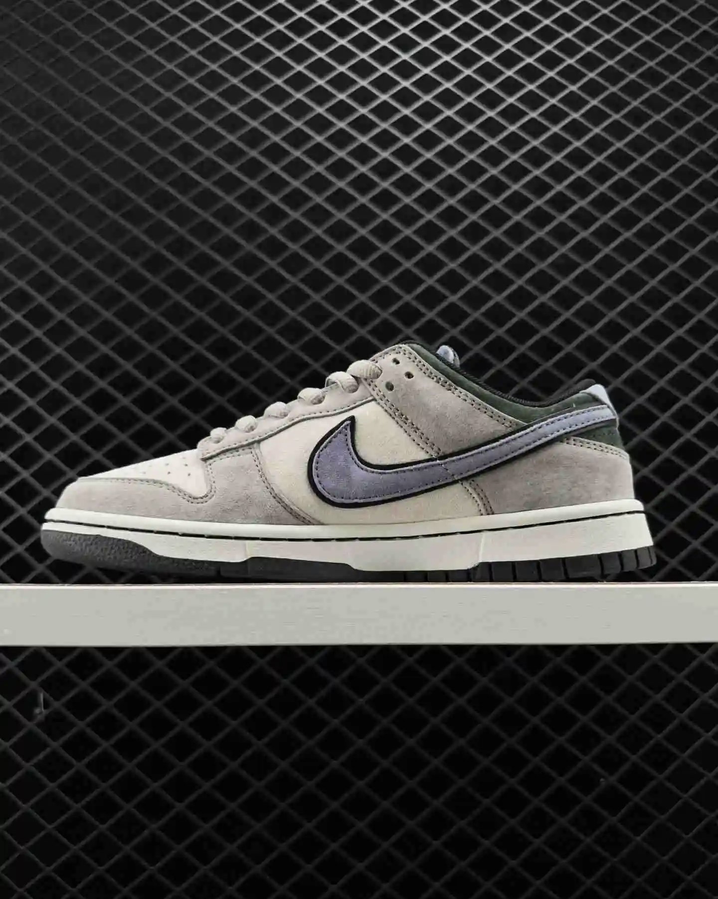 NIKE SB DUNK LOW _0