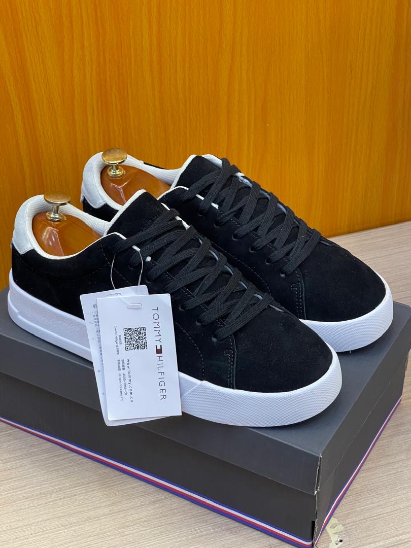 TOMMY HILFIGER