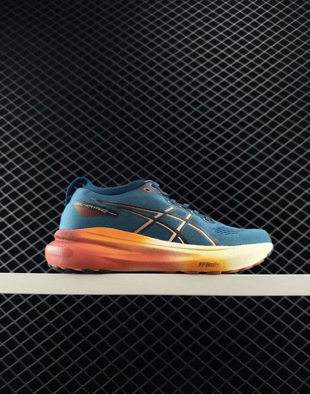 ASICS GEL-KAYANO 31 