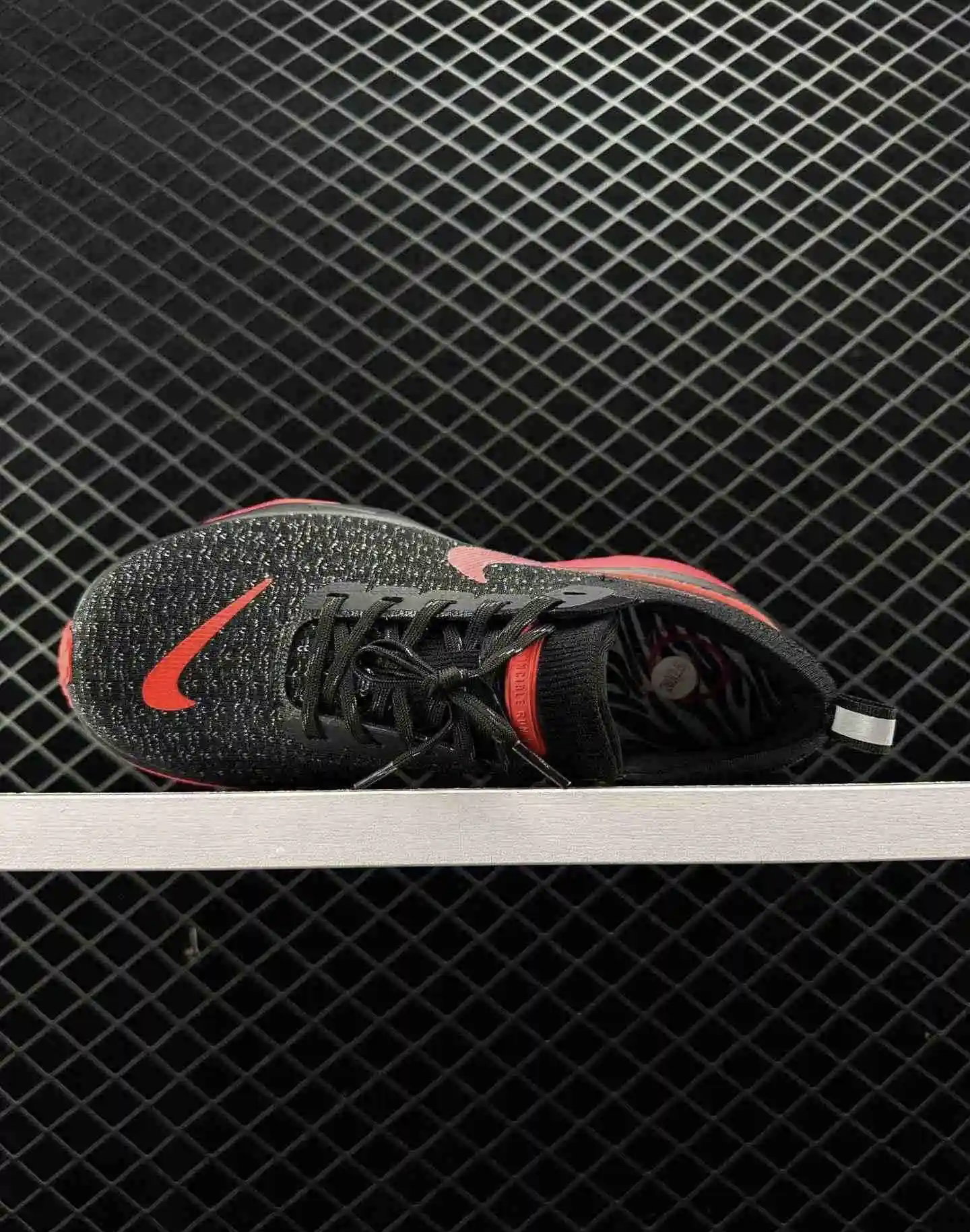 NIKE INVINCIBLE RUN 3 _3