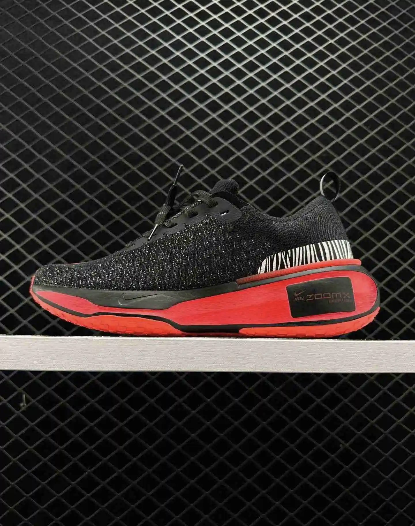 NIKE INVINCIBLE RUN 3 _2
