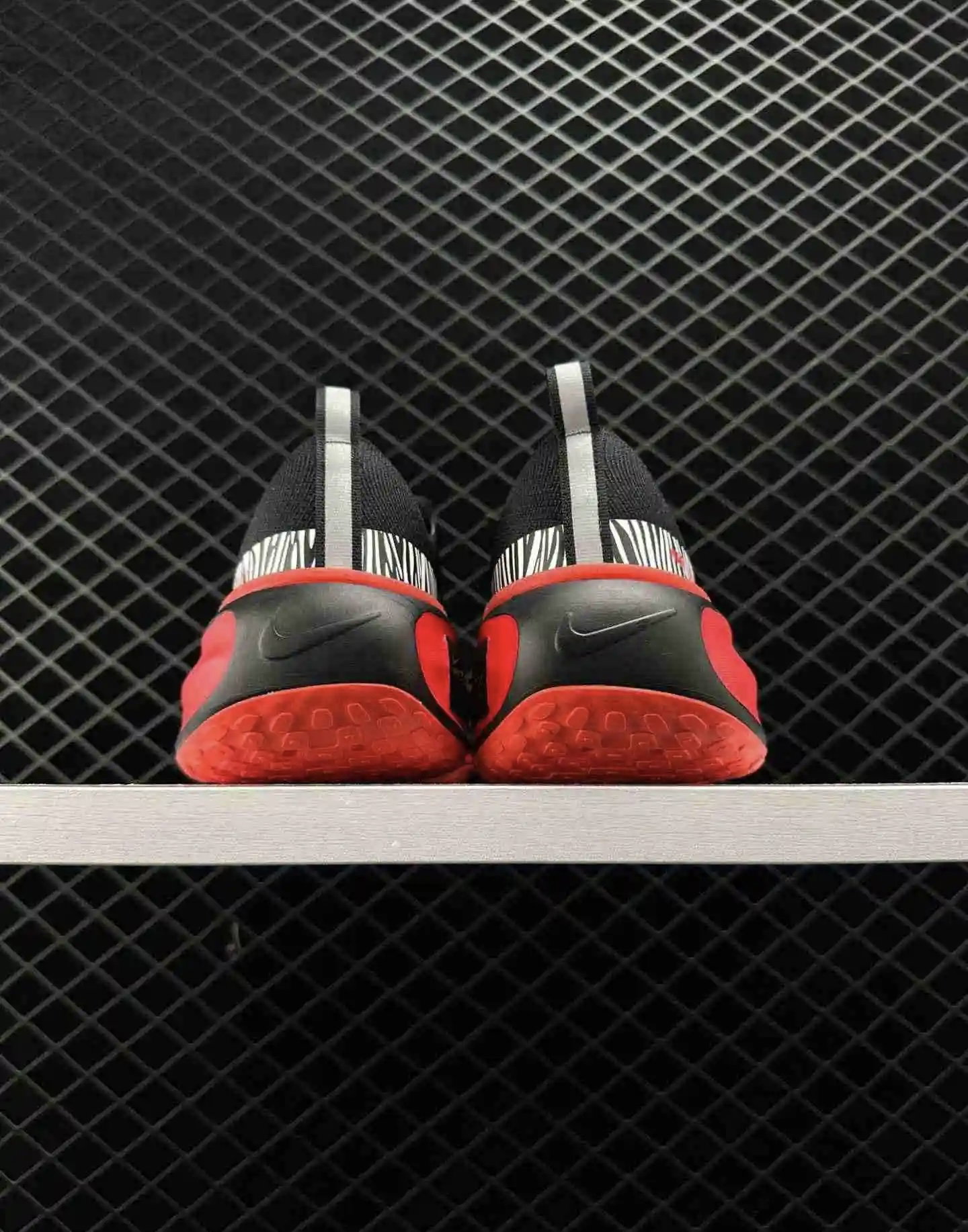 NIKE INVINCIBLE RUN 3 _5