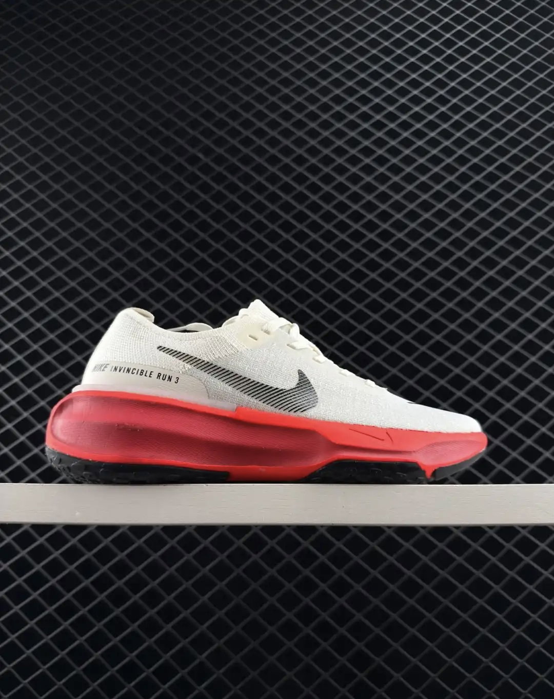 NIKE INVINCIBLE RUN 3 _1