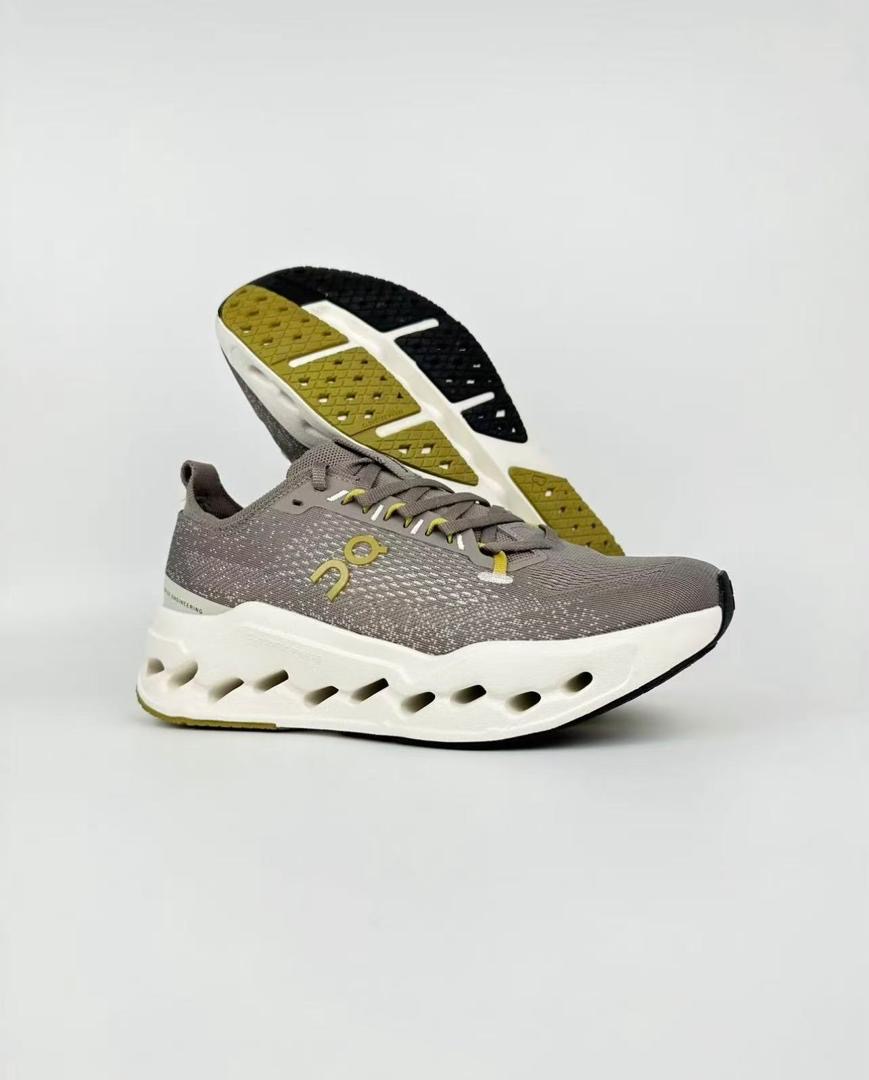 ON RUNNING CLOUD RUNNER_2