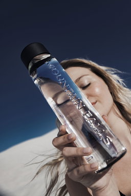 Signature Glass 750ml - Still Mineral Water