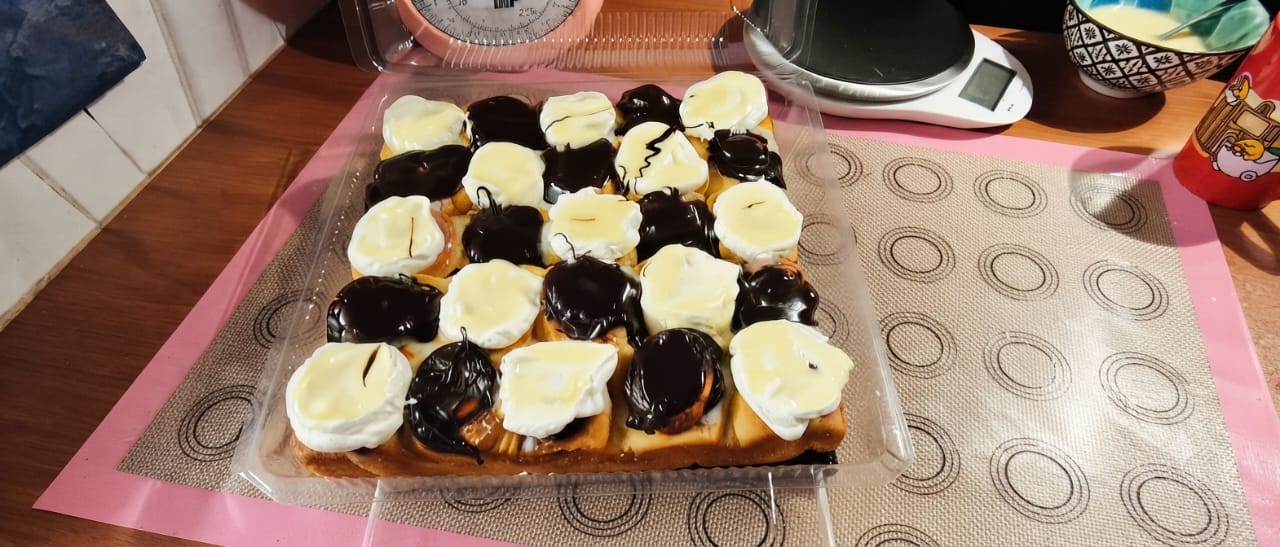 Mini Cinnamon Rolls 25 pieces_0