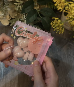 Wax cracking candy pouches