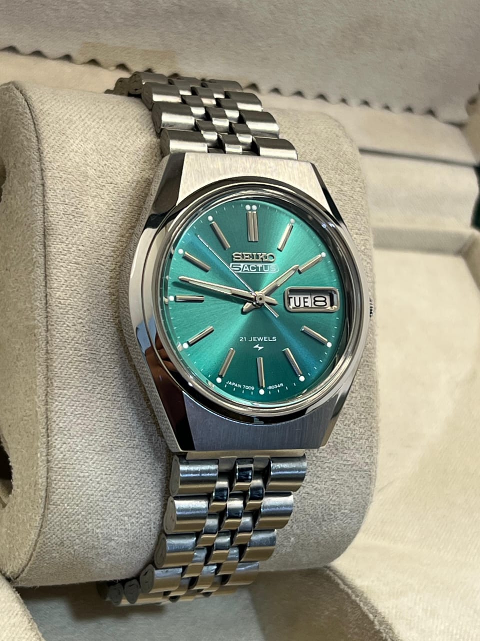 Seiko 5 Actus "Emerald Green Sunburst Dial"