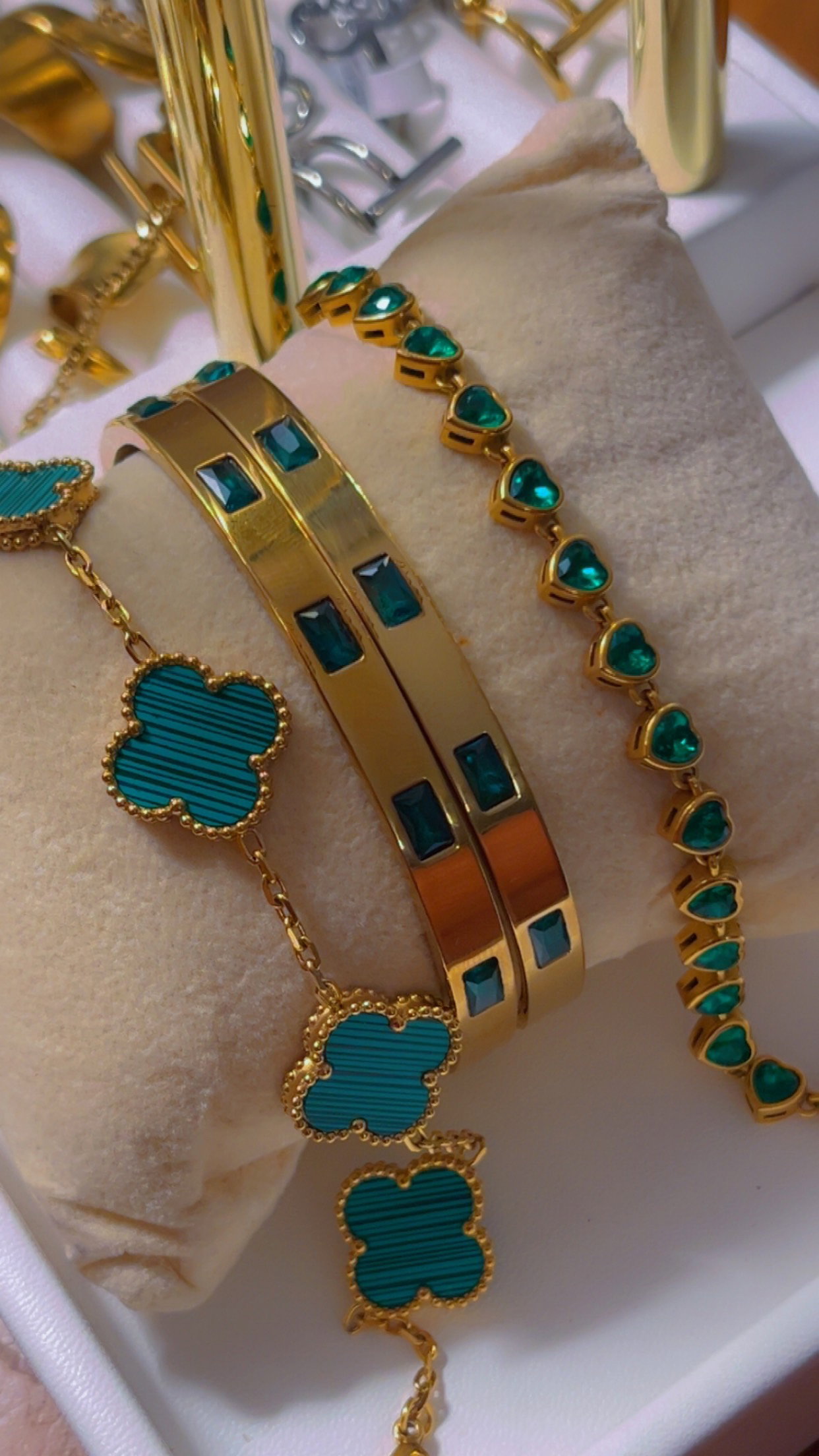 Emerald Edge Luxe Bangle_3