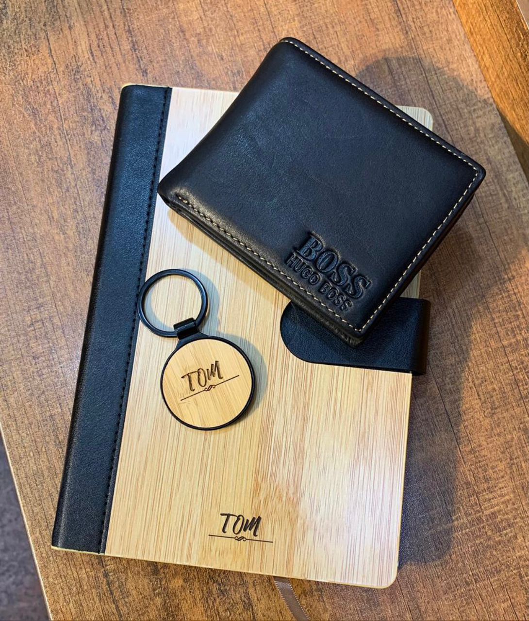 Wallet ,notebook and pen_0