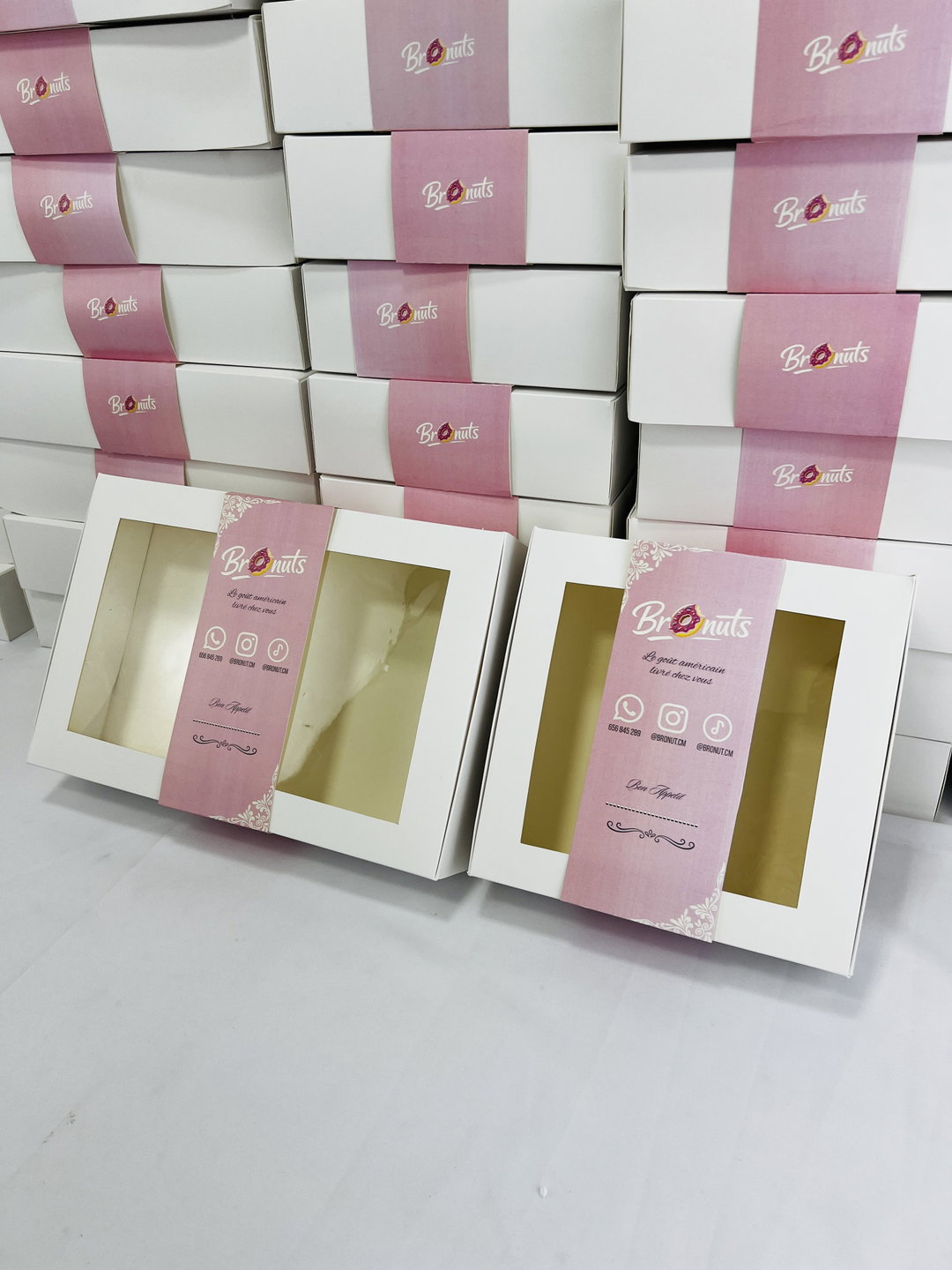 Donut Box of 6/ Boite Donut 6pcs 