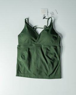 Twist Front Top