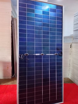 650 watts giant solar panel