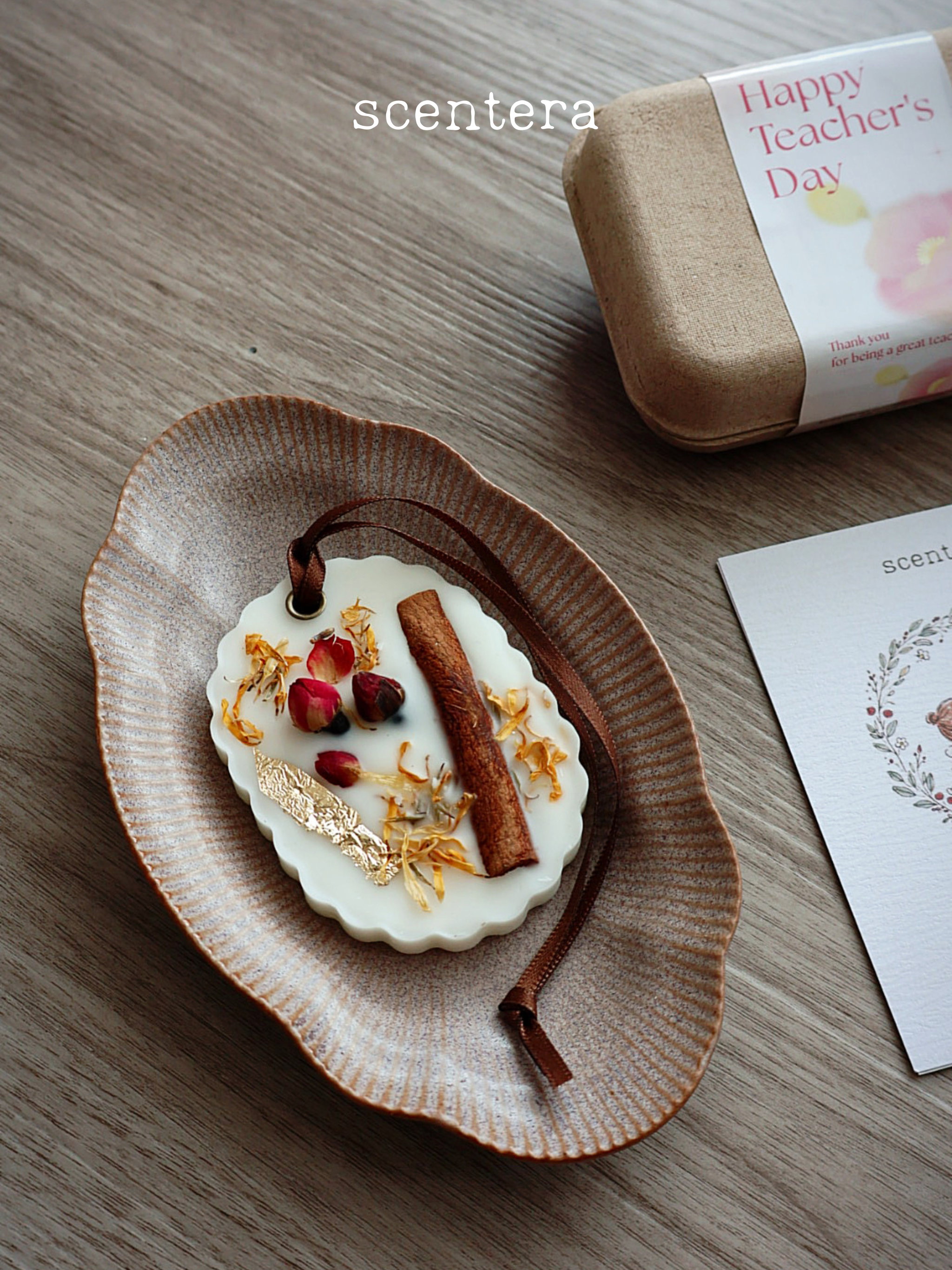 Scented Wax Tablet • Signature Packaging_2