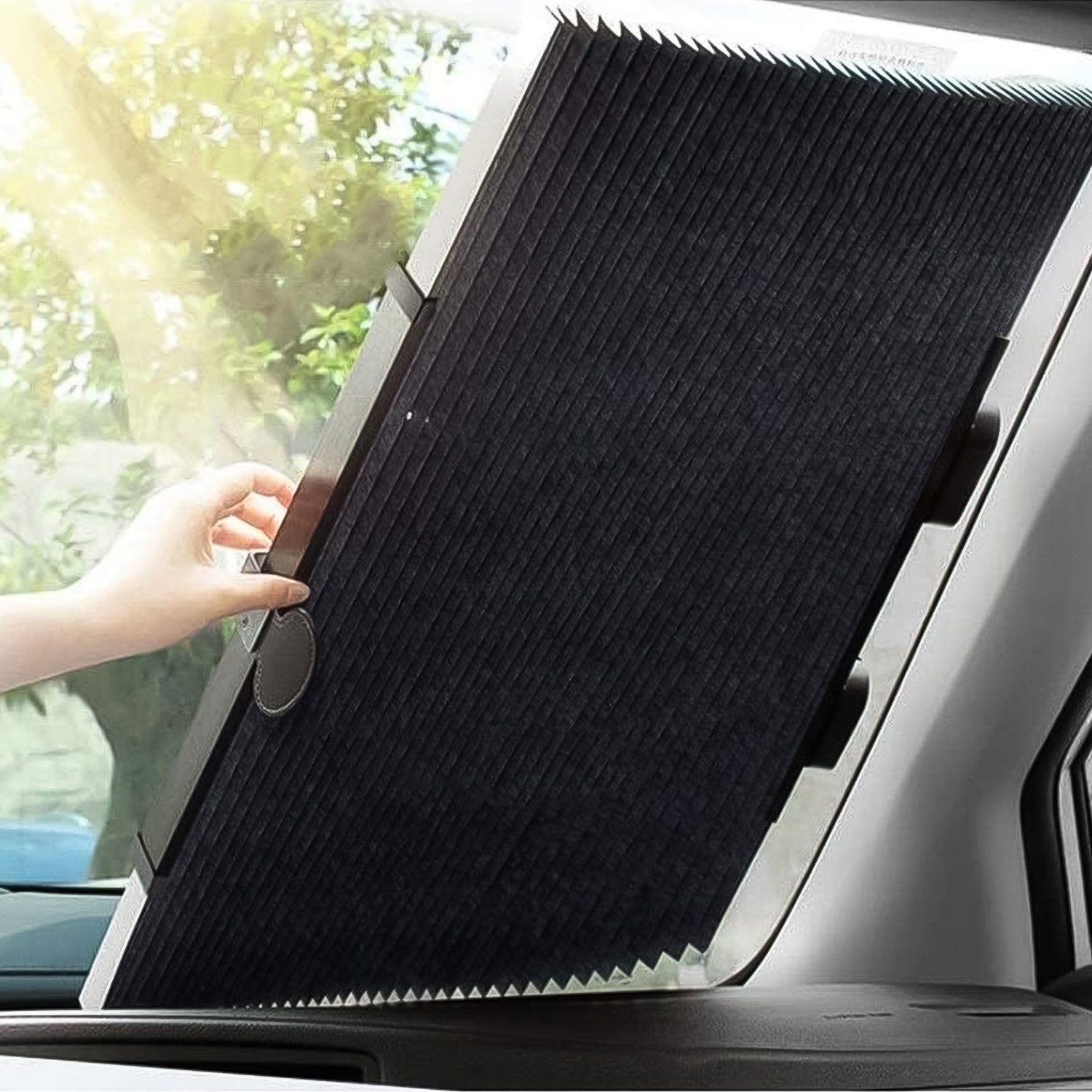 Car Windshield Sun Shade – Foldable UV Protection | Velvet Wheels_1