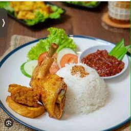 Nasi Ayam Penyet 