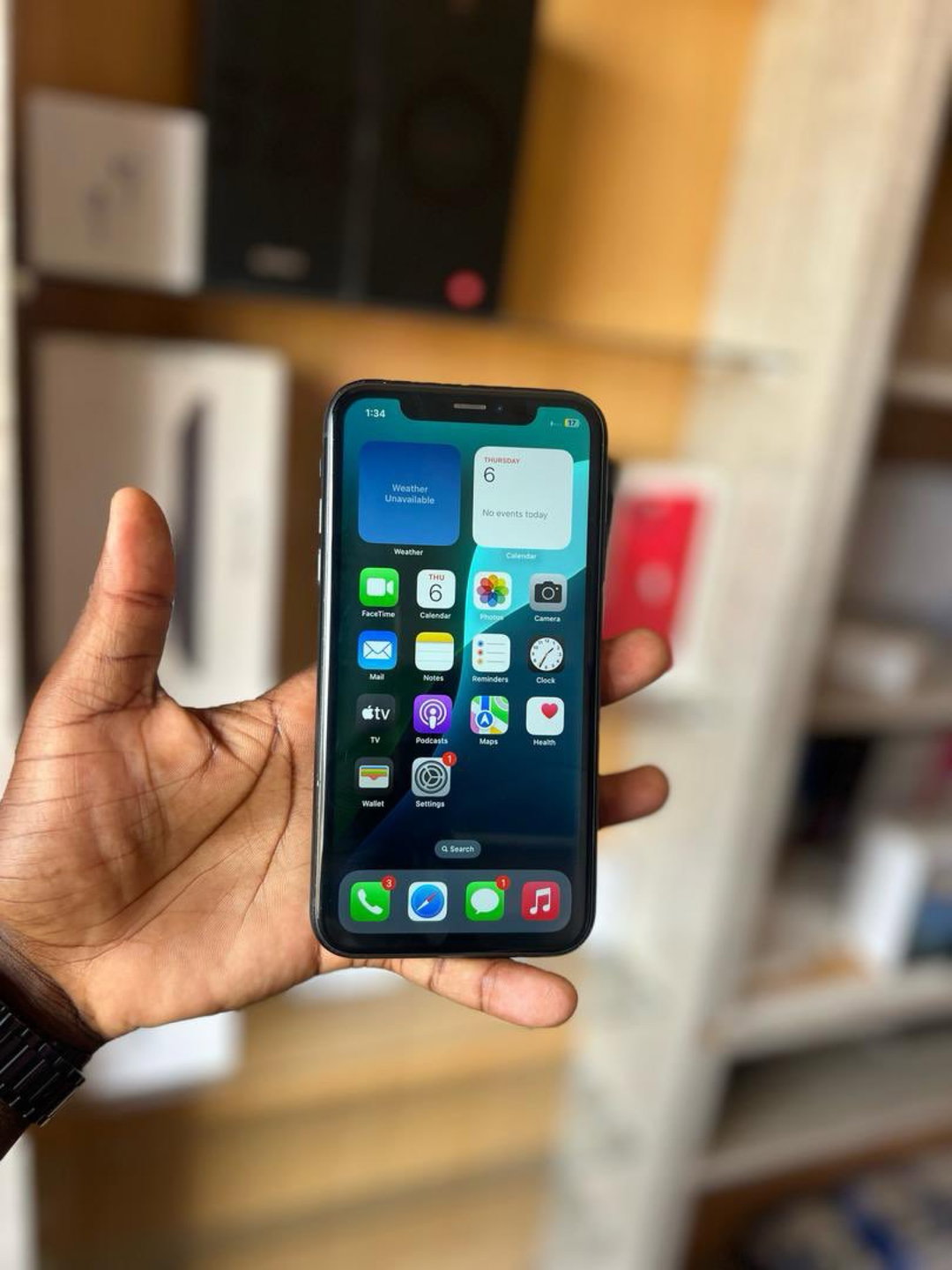 iPhone XR 128g. NO FaceID
