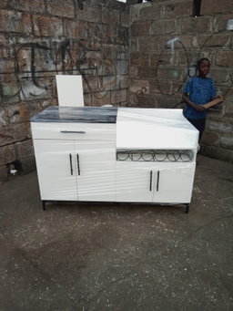 Kitchen base cabinet