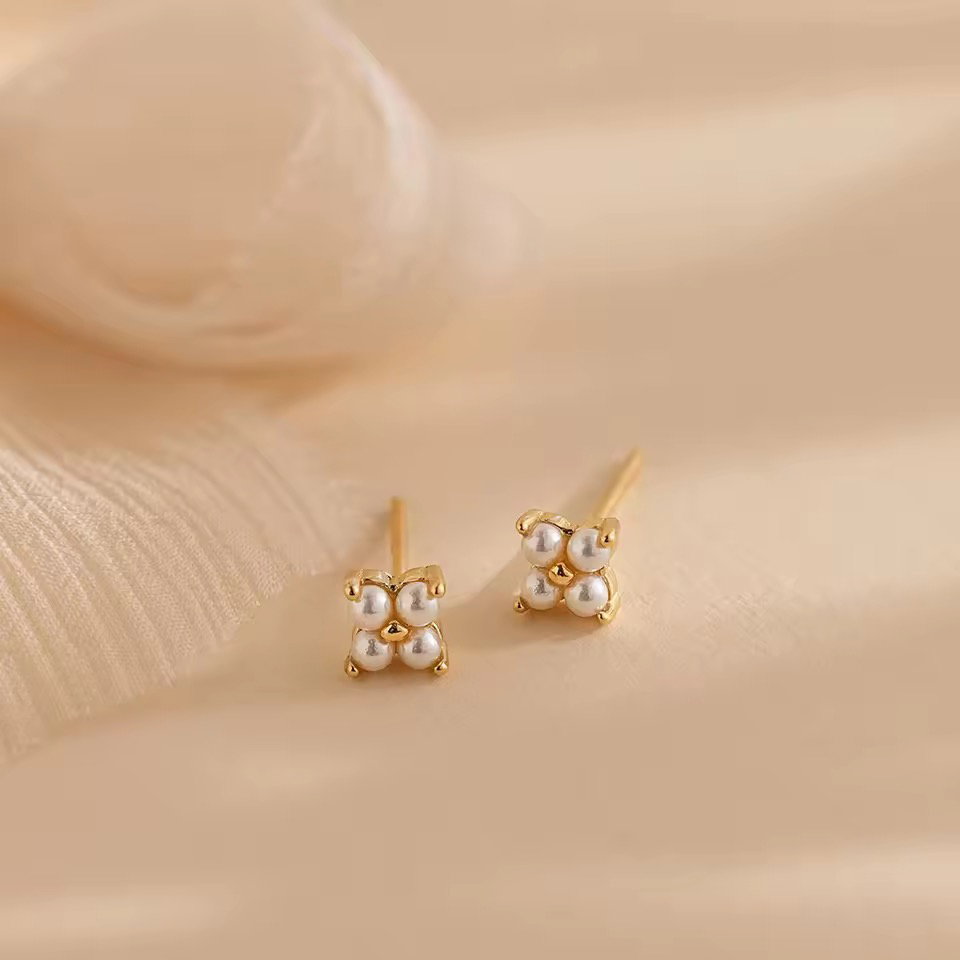The Floral Stud in Gold