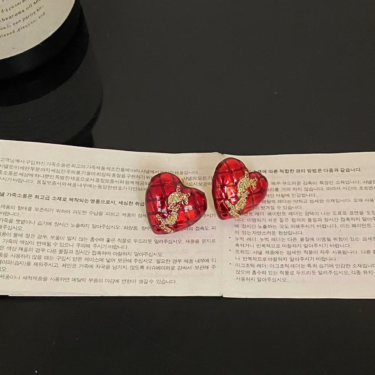 Red Heart Crystal Earrings_0