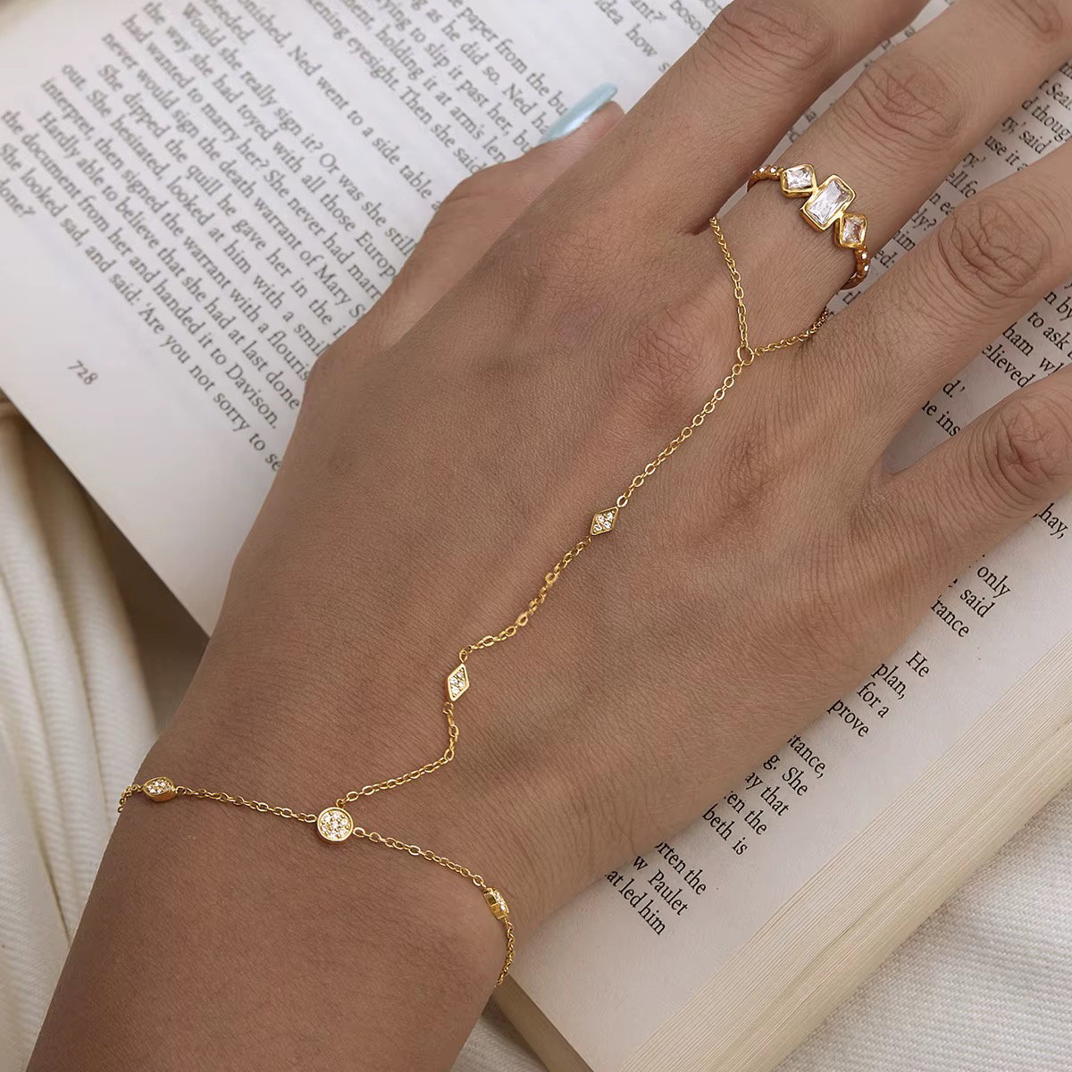 18K Gold Geometric Rhinestone Hand Chain Bracelet_0