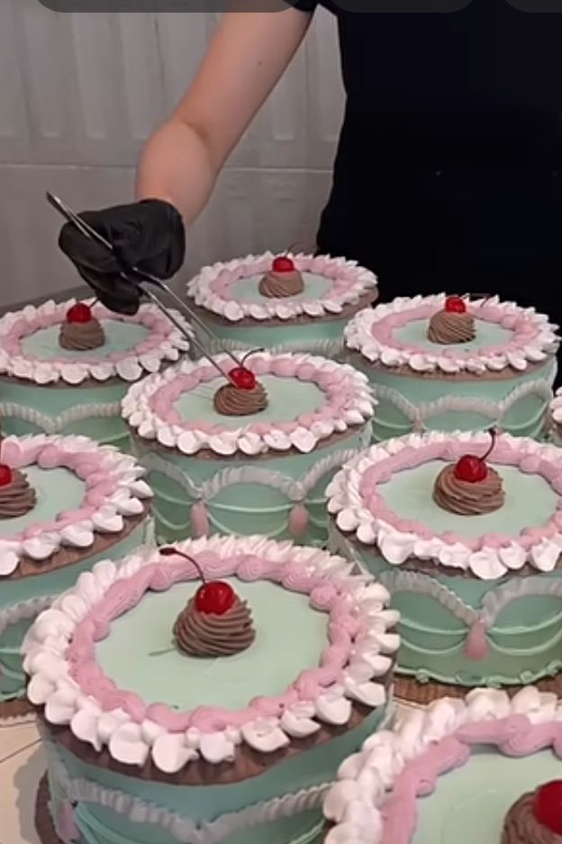 Pistachio and Raspberry Cake_2
