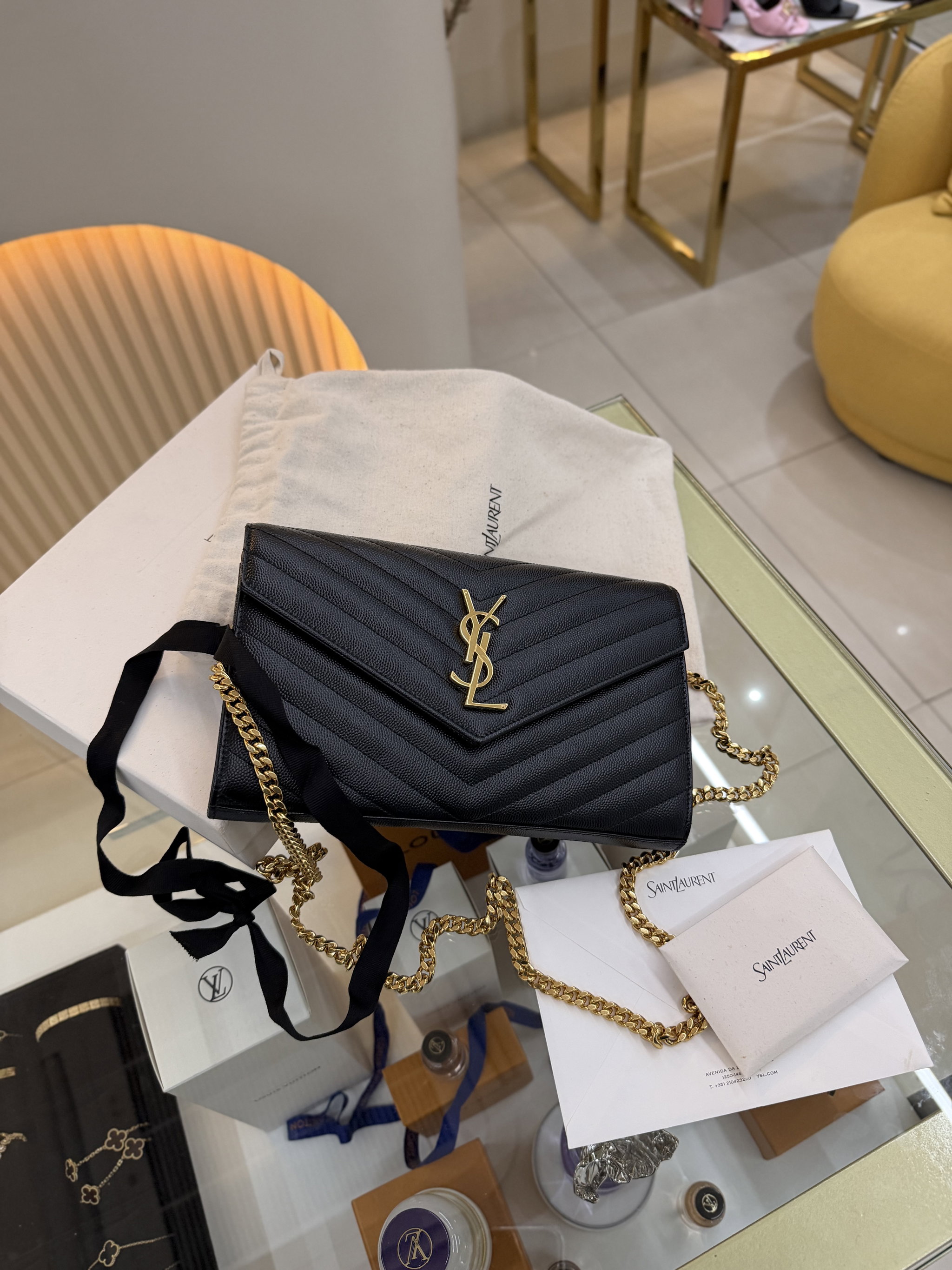 Bolsa Saint Laurent YSL preta tiracolo _1