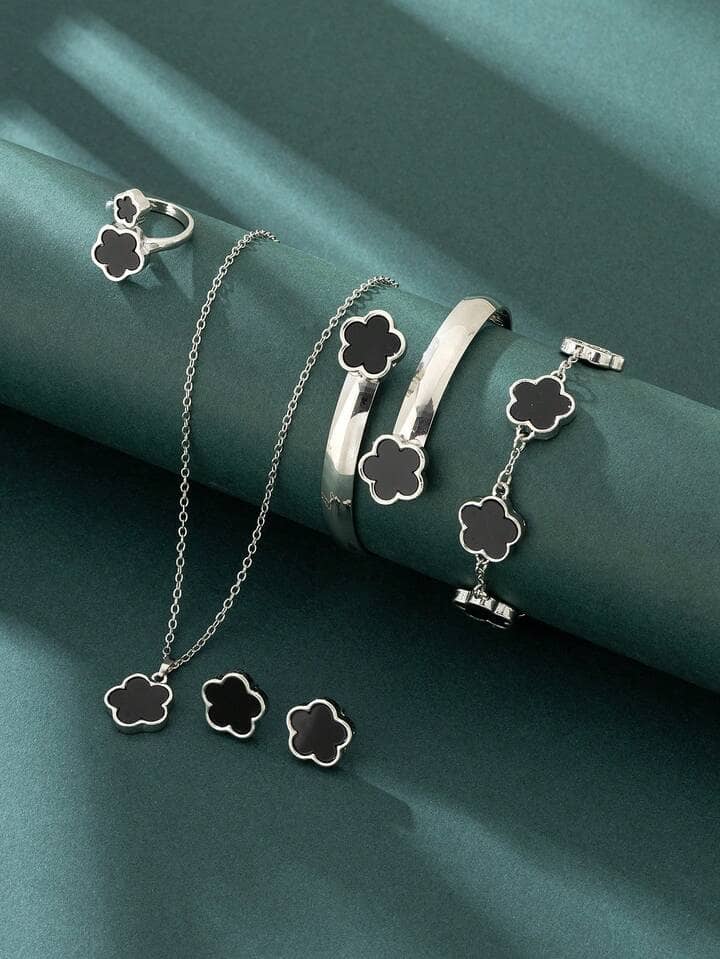 Five leaf Necklace set