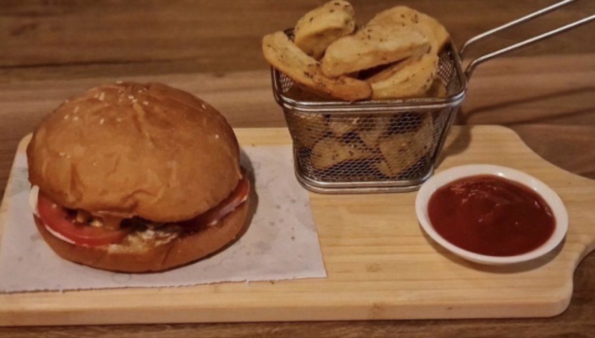 Cheeseburger (Meal)_0