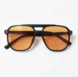 Lunettes  disponibles en plusieurs couleurs