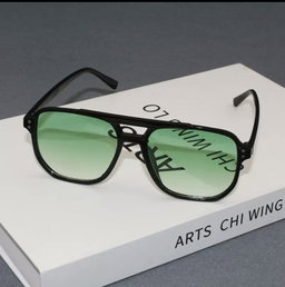 Lunettes  disponibles en plusieurs couleurs
