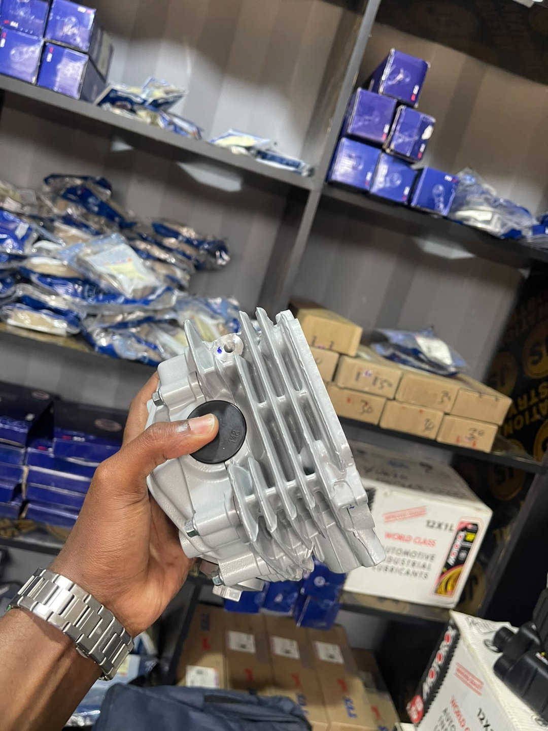 CYLINDER HEAD ASSY - HLX [N5010960]