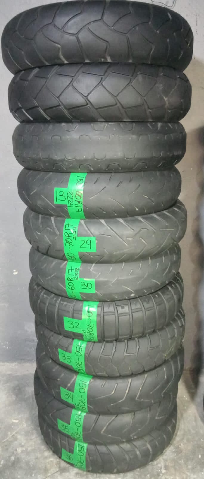 Llantas con numeración #150