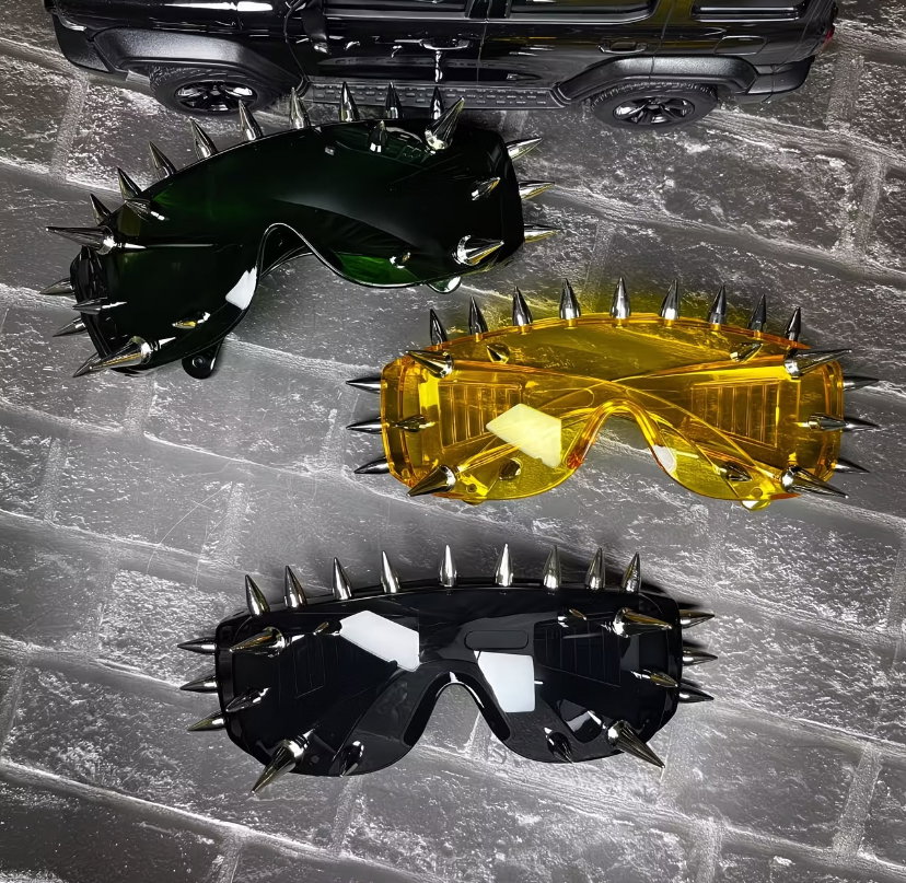 GOTHIC GLASSES