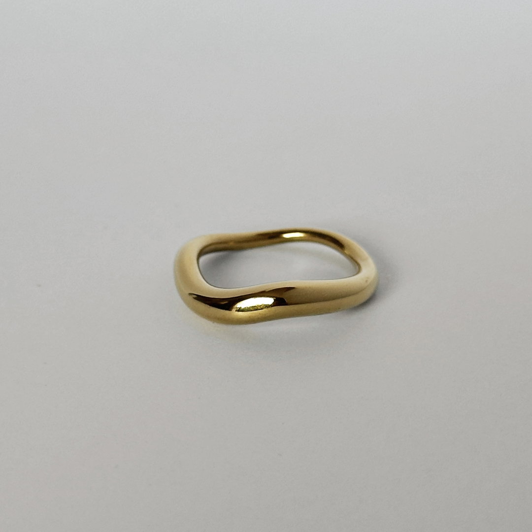Cove Ring in Gold