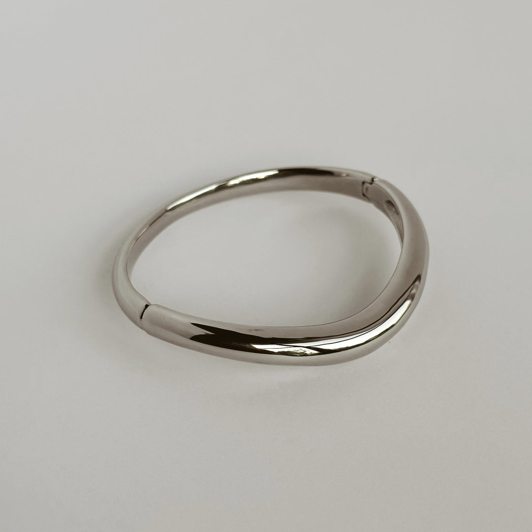 Wave Bangle in Silver