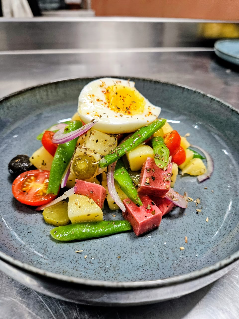Salade minceur de pomme de terre au jambon, œuf dur et fines herbes_0
