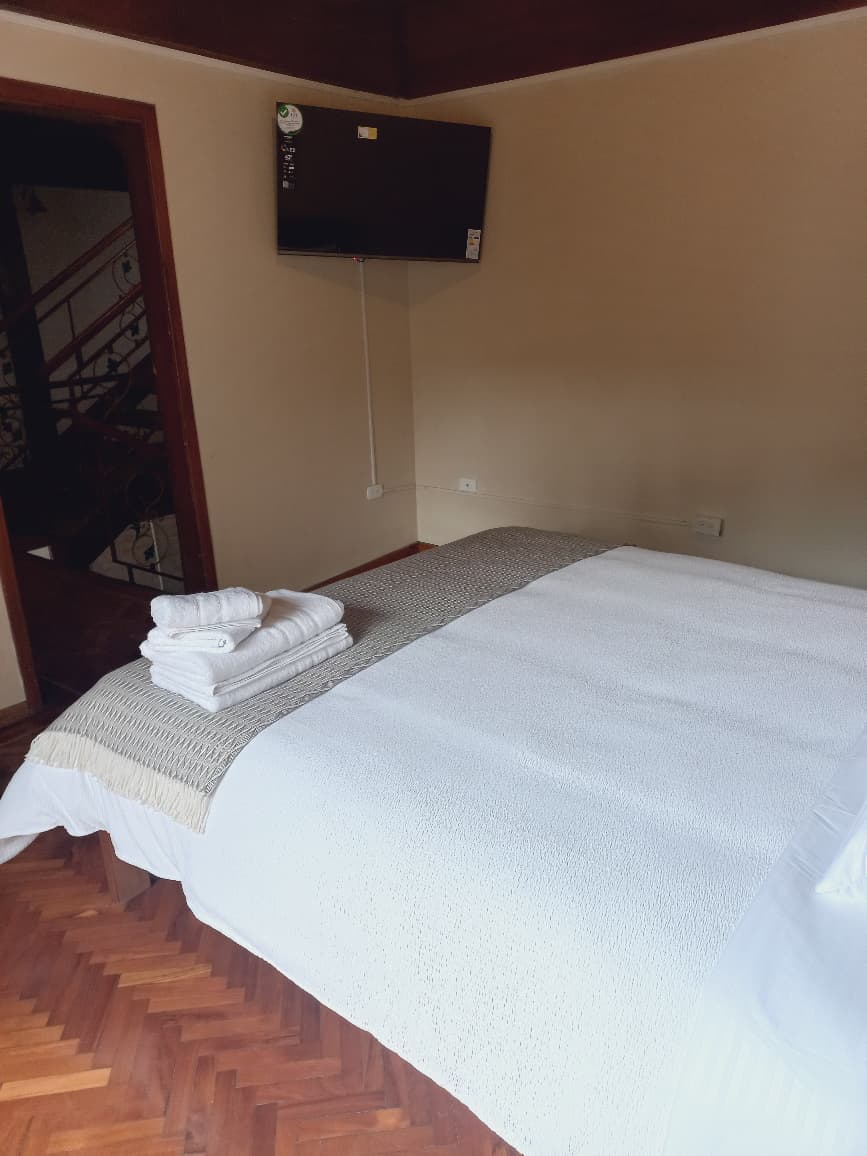 Habitación matrimonial con baño privado_1