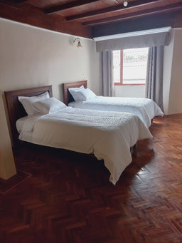 Habitación Familiar (3 camas) con 2 baños privados