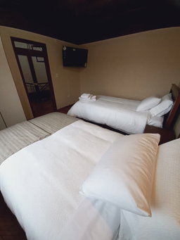 Habitación doble con baño privado