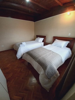 Habitación doble con baño privado