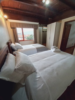 Habitación doble con baño privado