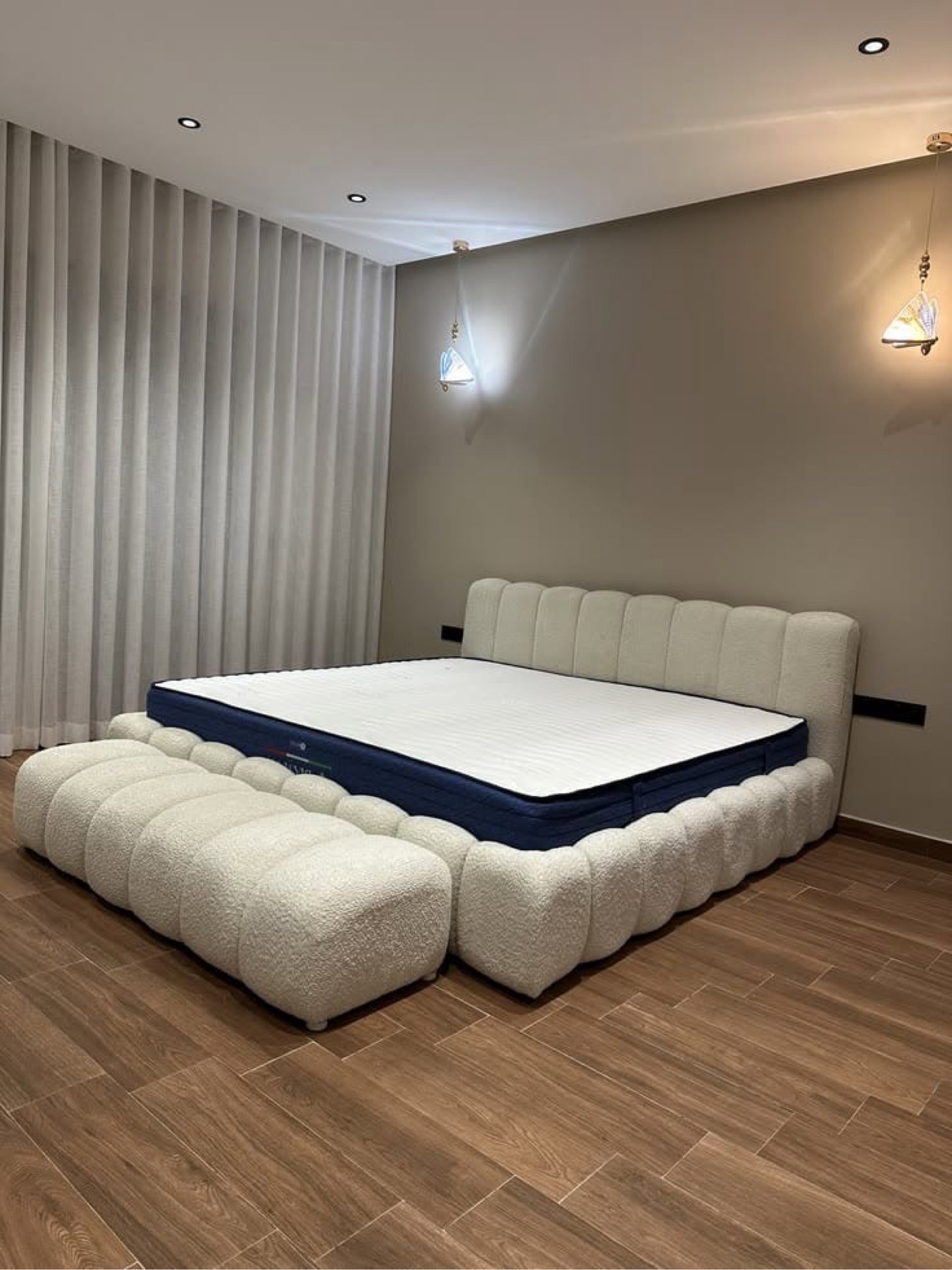 Headboard and base including ottoman_0