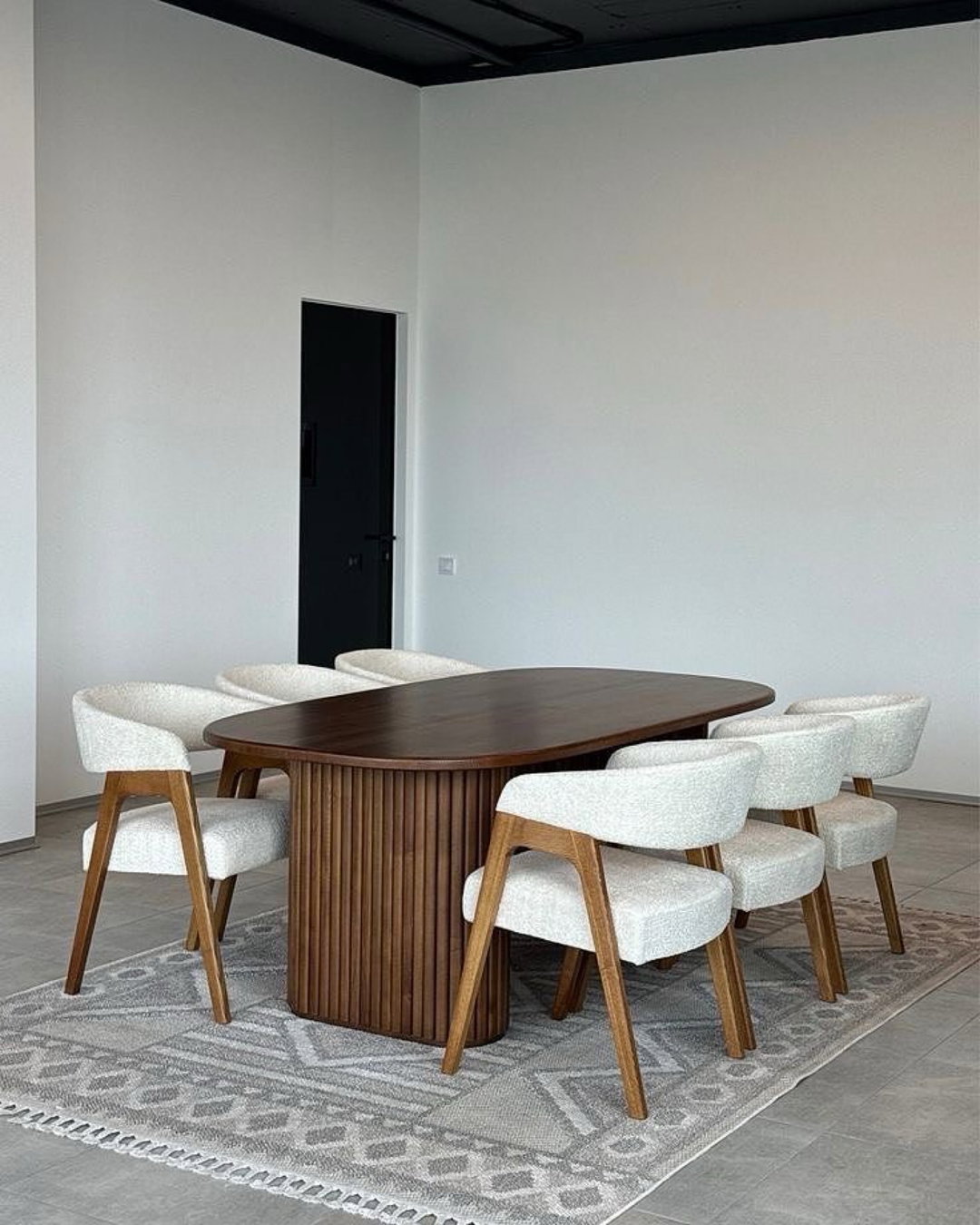 Dinning table 6 Seater