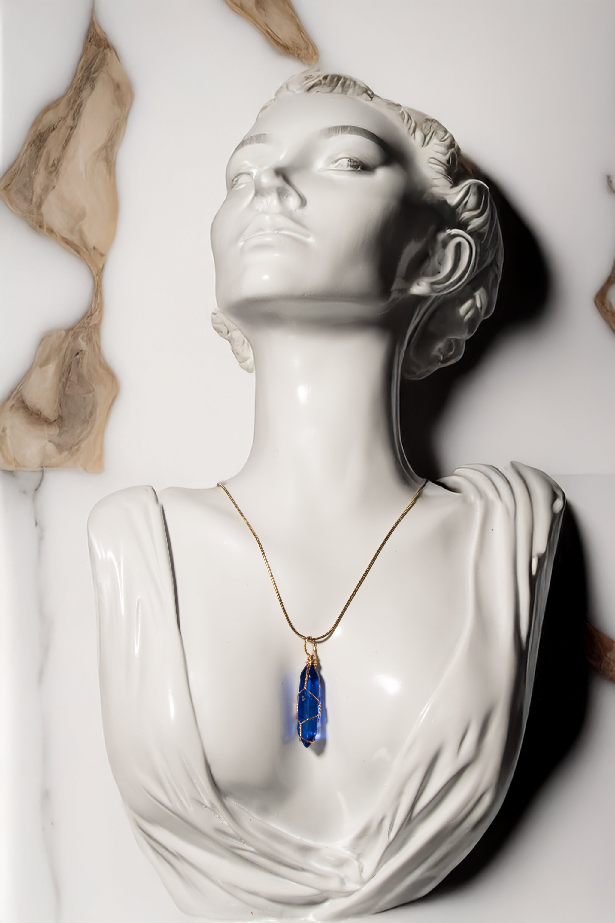 Blue Crystal Gold Necklace_0